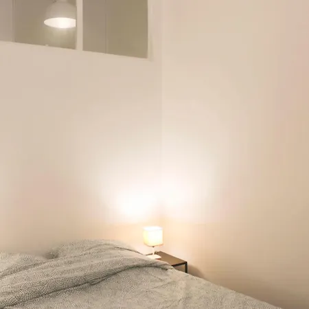 30 M Near Canal St Martin Apartment *