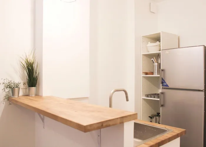 30 M Near Canal St Martin Appartement Paris